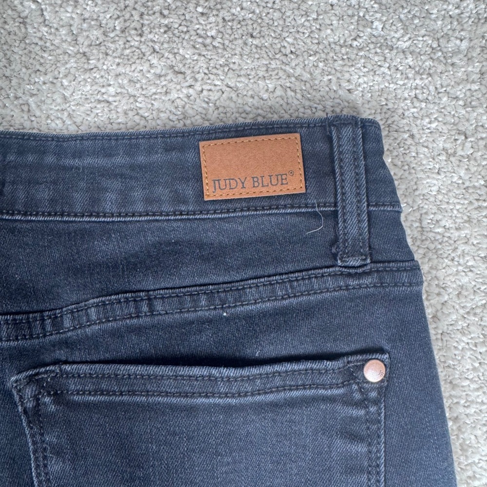 Judy Blue Black Distressed Skinny Jeans Leopard Patch Raw Hem JB82168BK 11/30 - Picture 8 of 12